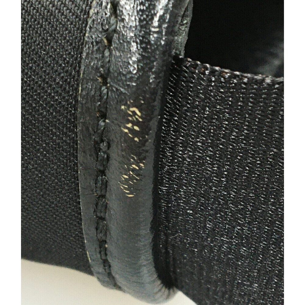 Burberry Check Buckle messenger bag crafted from black with buckle - Picture 5 of 6